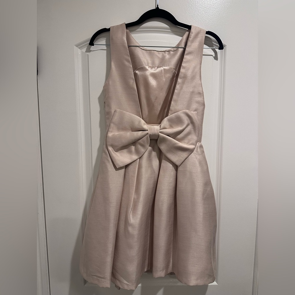 Soprano beige deep back bow dress | Size Small